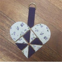 Patchworkm�nster - H�ndsyede Store Hjerter